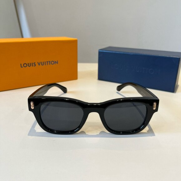 Louis Vuitton Black Women's Sunglasses - Picture 6 of 7